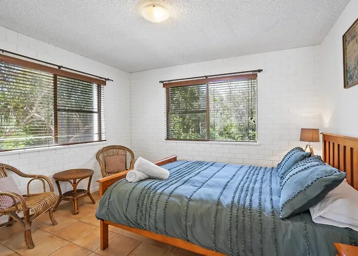 2/56 Lawson Street@Clarkes Beach